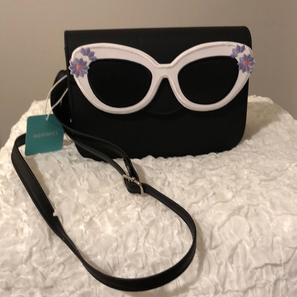 Adorable Mermies purse. - Picture 1 of 5